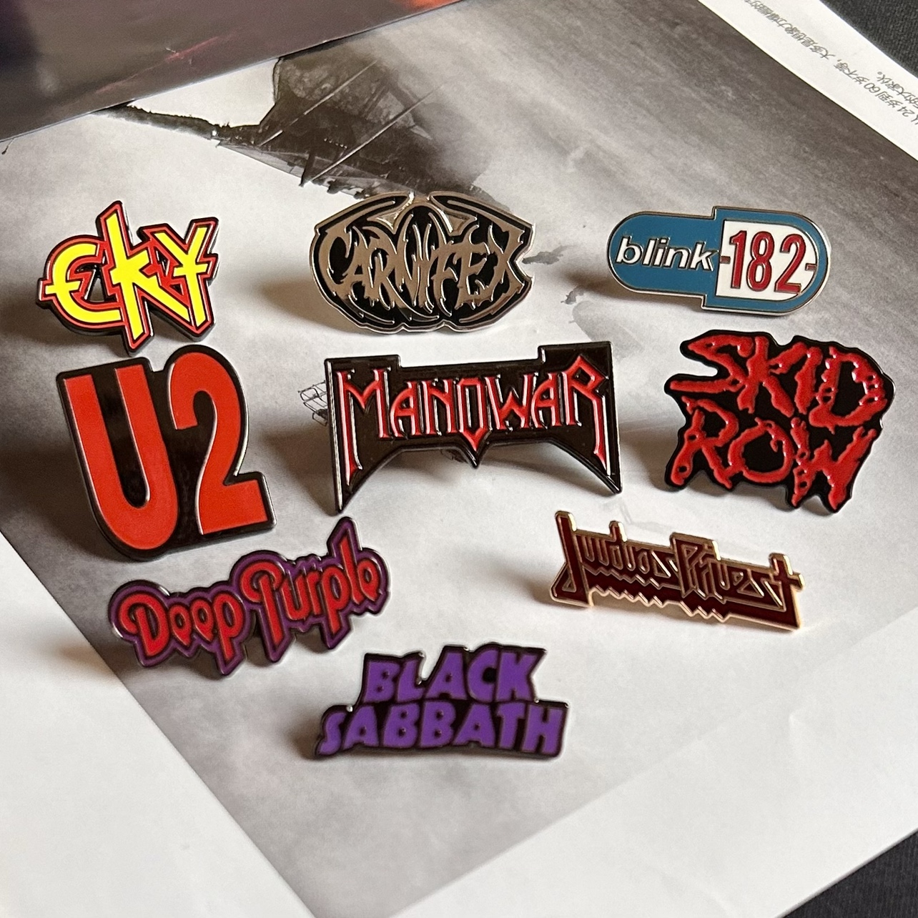 Rock Band Logo Metal Badge Mus - Heavy Equipment Logo avaliação e preço