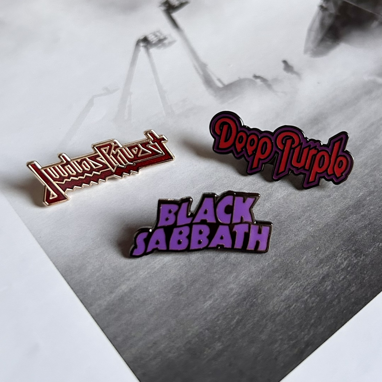 Rock Band Logo Metal Badge Mus - Heavy Equipment Logo avaliação e preço